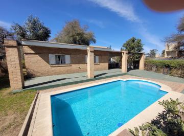 Casa de 3 ambientes, Villa Los Aromos · Villa Los Aromos Casa con Pileta 5 Personas