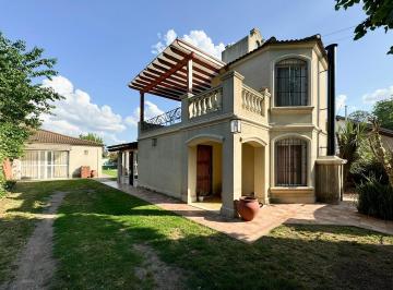 Casa · 200m² · 3 Ambientes · 3 Cocheras · Casa 3 Ambientes - Moreno