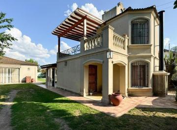 Casa · 200m² · 3 Ambientes · 3 Cocheras · Casa 3 Ambientes - Moreno