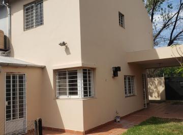 Casa · 80m² · 3 Ambientes · 2 Cocheras · Calle 1507 Al 1500 - Venta de Casa de 2 Dorm. en Fisherton