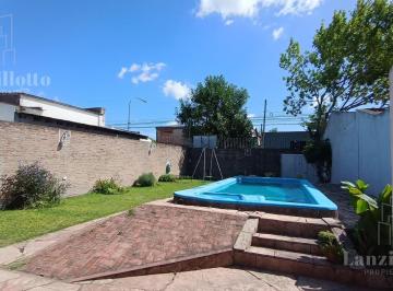 Casa · 50m² · 1 Cochera · Casa - Lanús Este