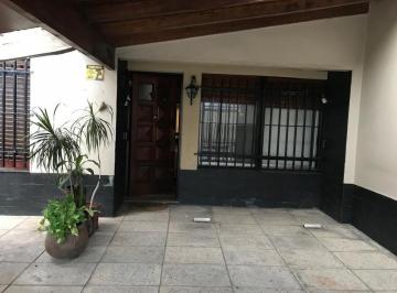 PH · 220m² · 5 Ambientes · 2 Cocheras · PH en Venta en Ramos Mejia
