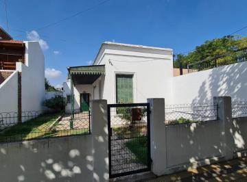 Casa · 70m² · 3 Ambientes · Casa Chalet en Venta en Remedios de Escalada, Lanús, G. B. a. Zona Sur