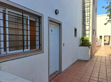 Departamento · 55m² · 5 Ambientes · 1 Cochera · Venta Departamento 2 Dorm. en Pb con Patio Cochera. Barrio Arroyito