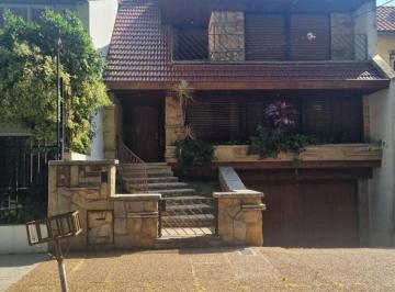 Casa · 420m² · 5 Ambientes · 4 Cocheras · Excelente Chalet 5 Ambientes Florida!