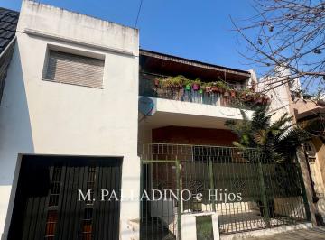 Casa de 5 ambientes, Parque Chacabuco · Casa 5 Ambientes en Block Dos Plantas con Garage, Patio y Balcon
