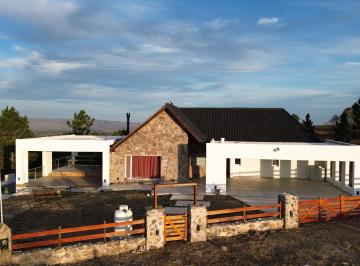 Casa de 5 ambientes, Villa Berna · Casa de Campo - Loma del Tigre - La Cumbrecita