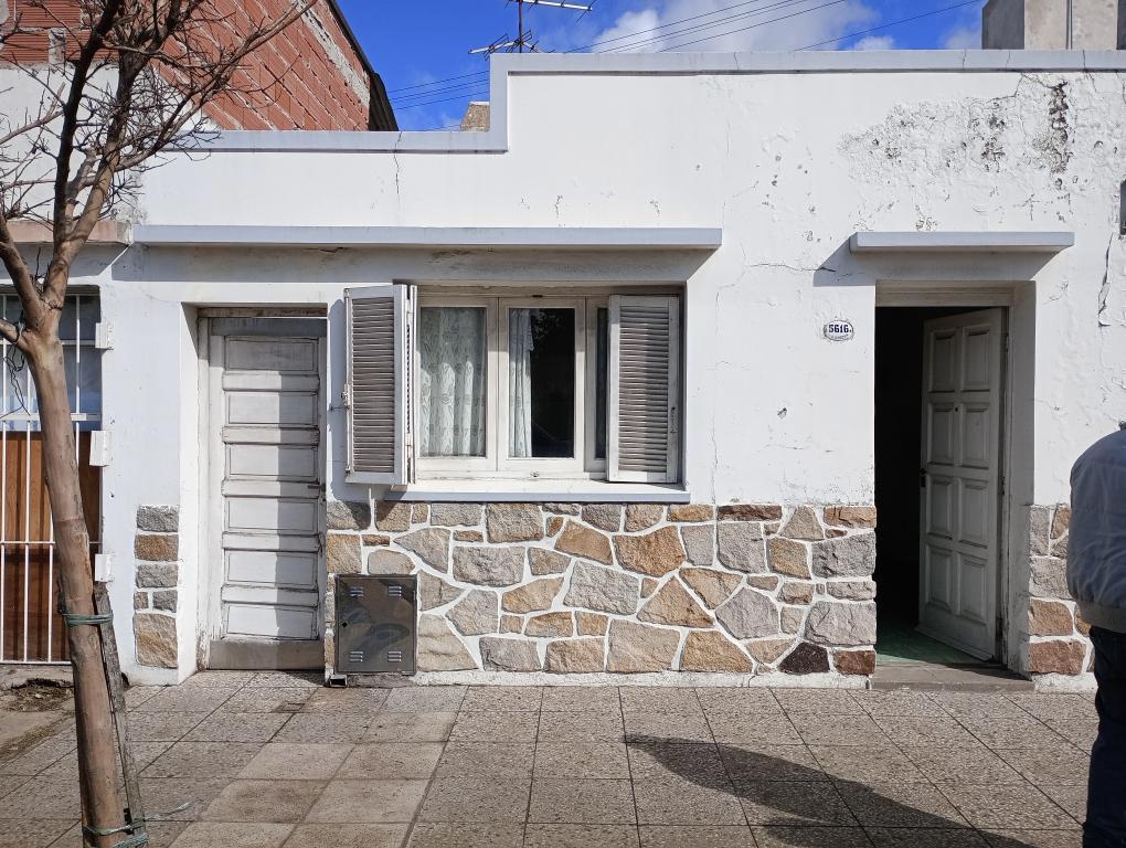 Casa para reciclar en lote de 8,66x17,32 mts, 4 amb, 84m²