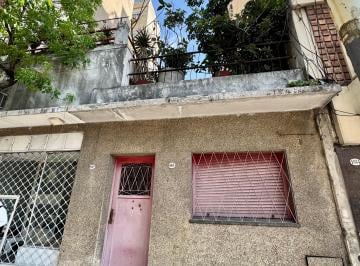 Casa de 4 ambientes, Flores · Casa con Local Ideal Refacción o Emprendimiento Inmobiliario