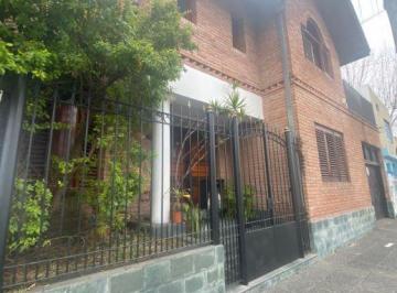 Casa de 6 ambientes, Avellaneda · Casa en Venta en Piñeyro