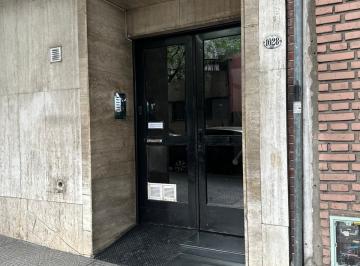 Departamento de 3 ambientes, Parque Chacabuco · Tres Ambientes con Dos Patios, Excelente Ubicación