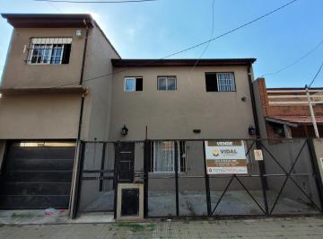 Casa de 7 ambientes, Morón · Chalet Ideal 2 Familias o Para Vivir y Tener Una Renta