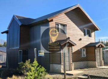 Casa · 157m² · 6 Ambientes · Complejo de Dos PH en Barrio Abedules