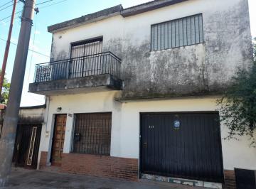 Casa · 150m² · 2 Dormitorios · 1 Cochera · Casa en PH Barrio Aeronautico en Venta. Ituzaingo Norte