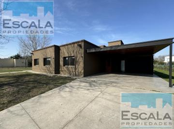 Casa · 1270m² · 4 Ambientes · 2 Cocheras · Casa en Puerto Roldan