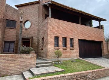 Casa de 4 ambientes, Córdoba · Urca Venta Importante Casa 3 Dorm (Ppal en Suite) Patio Pileta Quincho