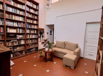 Casa · 101m² · 4 Ambientes · Casa en Venta en Barracas con Patio y Jardín