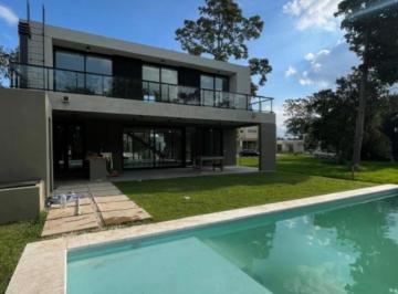 Casa · 204m² · 4 Ambientes · Casa 4 Ambientes en Venta Greenville Polo