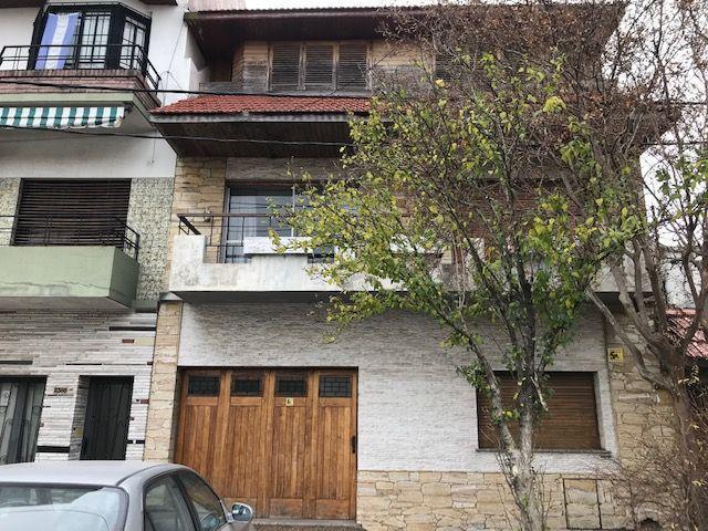 Casa · 259m² · 7 Ambientes · 2 Cocheras