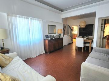 Casa · 270m² · 6 Ambientes · 1 Cochera · Bajo de San Isidro / 5 Dorm / Jardin