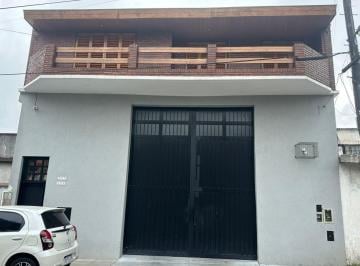 AMPLIO GALPÓN Y HERMOSA CASA EN PLANTA ALTA · Amplio Galpón y Hermosa Casa en Planta Alta