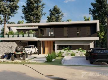 Casa · 262m² · 7 Ambientes · 2 Cocheras · Casa en Maritimo II