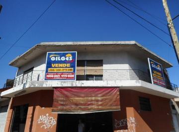 Casa · 210m² · 3 Ambientes · Venta de Casa 3 Amb. C/local y Depto. 3 Amb. en San Justo - Muy Buen Estado