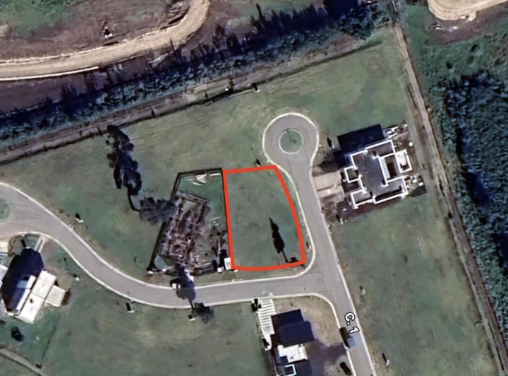 Terreno · 652m²