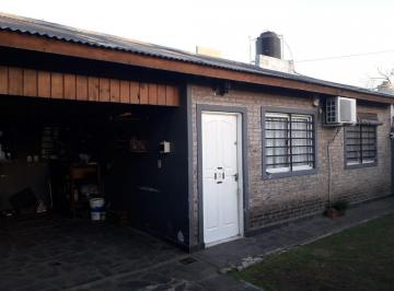 Casa · 80m² · 1 Ambiente · 1 Cochera · Casa de 80 m² de 2 Dorm. en Venta
