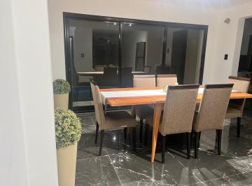 Casa · 280m² · 5 Ambientes · 6 Cocheras · Casa en Venta con Pileta en Av Monseñor Pablo Cabrera