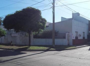 Casa · 122m² · 2 Ambientes · 1 Cochera · Casa Pje Parpal y Lavalle/ Cci 408/784
