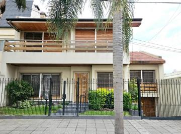 Casa · 426m² · 5 Ambientes · 1 Cochera · Casa de 5 Ambientes en Venta
