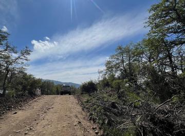 Terreno , San Martín de los Andes · Oportunidad en Barrio Kaleuche – Terreno de 600 m² con Vegetación Nativa