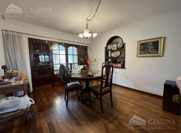 Casa · 249m² · 3 Dormitorios · 2 Cocheras · Urca - Casa en Venta 3 Dorm.