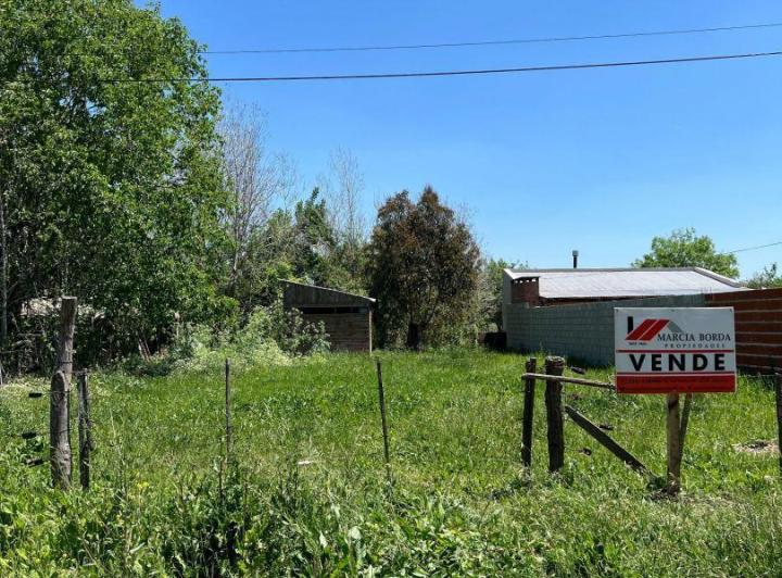 Terreno · 877m²