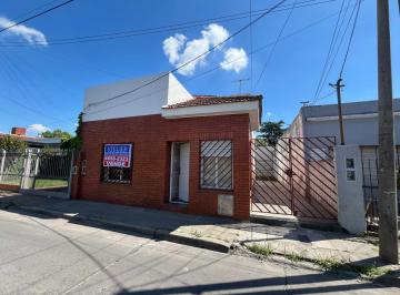Casa de 4 ambientes, Morón · P. H. Tipo Casa/ Al Frente/ Totalmente Independiente/ Villa Sarmiento
