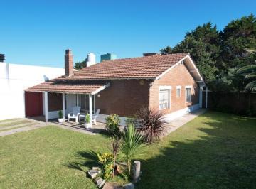 Casa · 130m² · 3 Ambientes · 1 Cochera · Casa - Mar del Sur