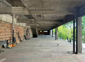 Local comercial · 200m² · Local - Pompeya