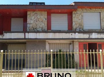 Casa de 8 ambientes, Merlo · Departamentos en Venta, Mariano Acosta