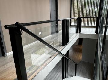 Casa · 250m² · 5 Ambientes · 2 Cocheras · Regia Oportunidad, Casa a Estrenar.