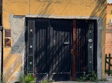 PH de 2 ambientes, Lanús · Tipo Casa Interno con Garage y Jardín a Reciclar