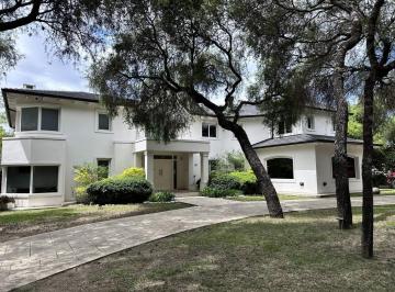 Foto · Casa de Categoría en Venta en El Bosque - Cuatro Dorm.