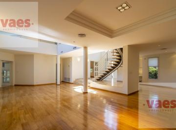 Casa · 728ha · 7 Ambientes · 3 Cocheras · Venta - Casa de 4 Dorm. de Categoría en El Bosque