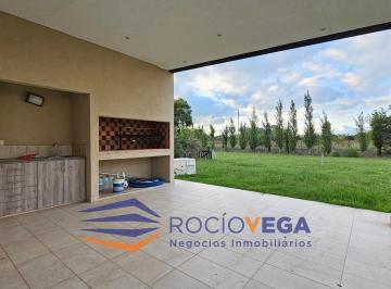 Casa · 265m² · 4 Ambientes · 1 Cochera · Casa en Alquiler en Country Terravista, General Rodriguez
