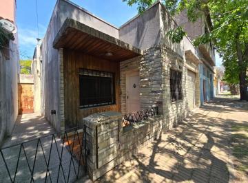 Casa · 103m² · 6 Ambientes · 1 Cochera · Casa Apto Credito a La Venta en Florida