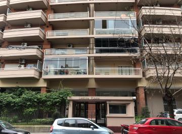 Departamento de 4 ambientes, Almagro · Exclusivo Departamento de 4 Ambientes con Cochera en Lezica Plaza