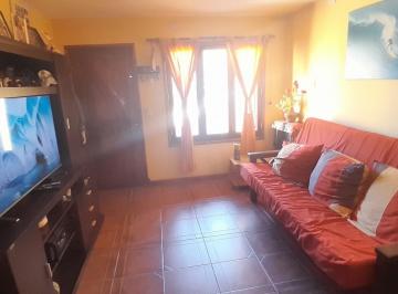 Casa · 130m² · 4 Ambientes · Chalet en Venta. Barrio Los Tilos
