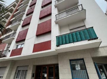 Departamento · 98m² · 4 Ambientes · Av Colon 1509