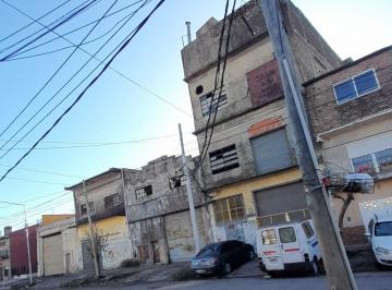 Local comercial · 740m² · Alquiler Galpon en 3 Plantas con Montacargas y Salida a Dos Calles