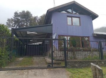 Casa de 5 ambientes, Villa La Angostura · Casa – Las Flores – Barrio Las Piedritas